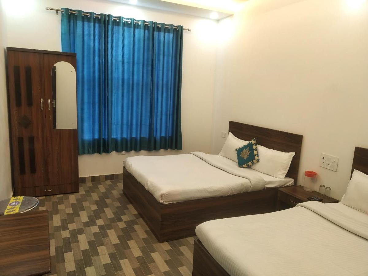 Nv Palace Hotel Vrindāvan Eksteriør bilde
