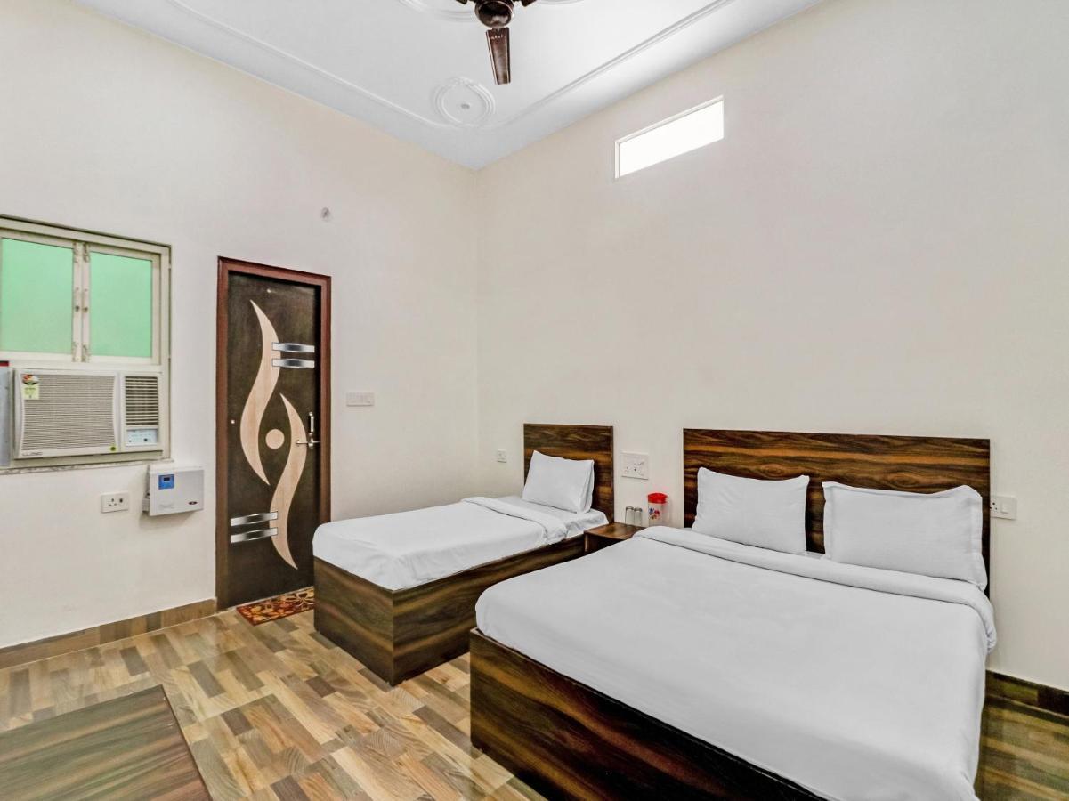 Nv Palace Hotel Vrindāvan Eksteriør bilde