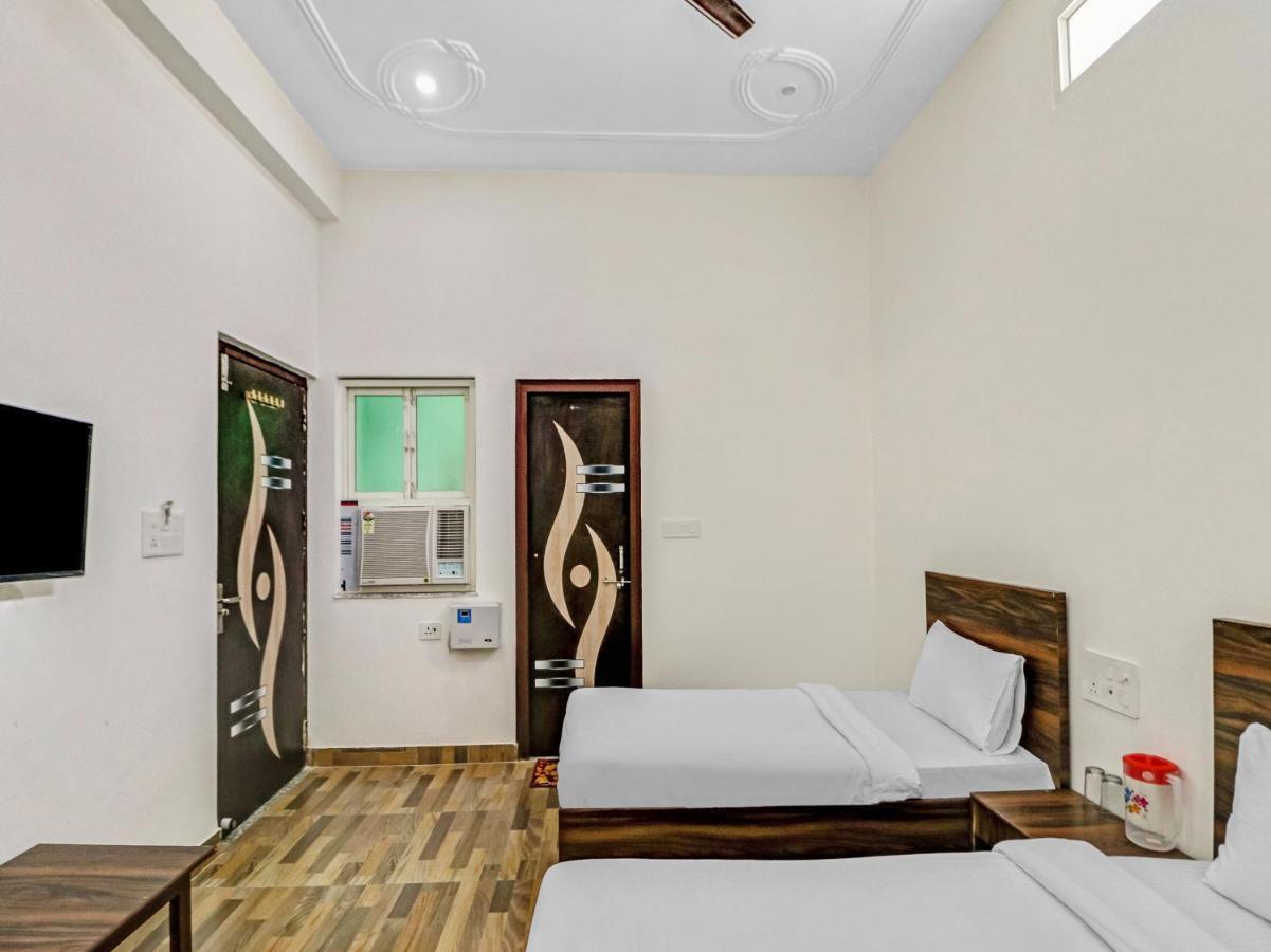 Nv Palace Hotel Vrindāvan Eksteriør bilde