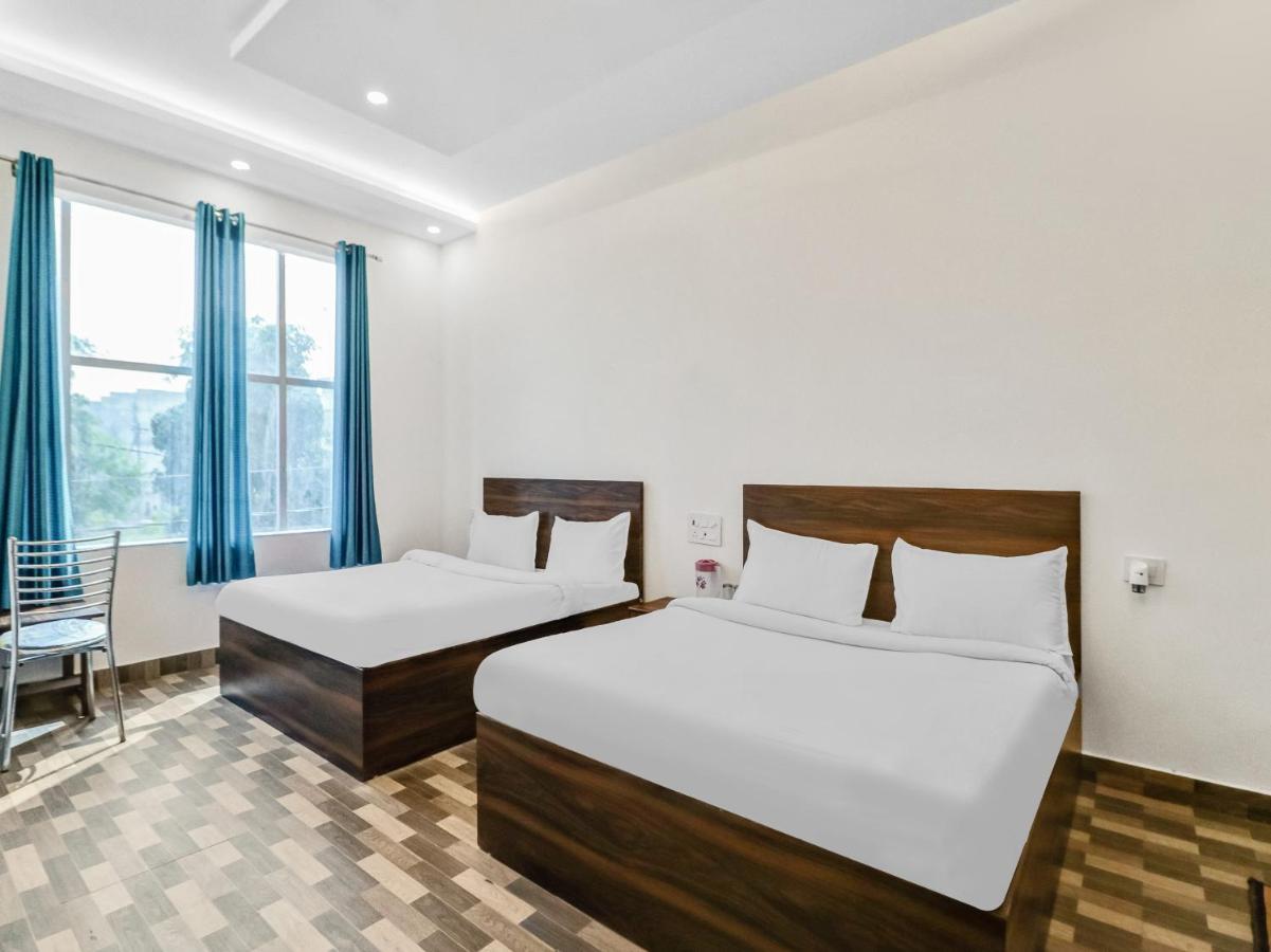 Nv Palace Hotel Vrindāvan Eksteriør bilde