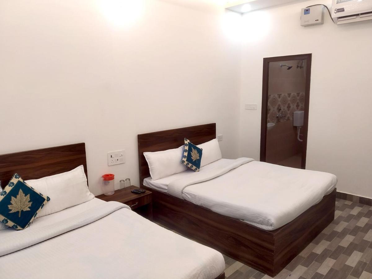 Nv Palace Hotel Vrindāvan Eksteriør bilde